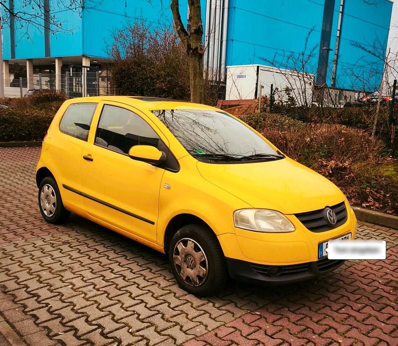 Gelb Gebraucht 2005 VW Fox Kleinwagen | 1.150 € (Fairer Preis) - Bild 1/4