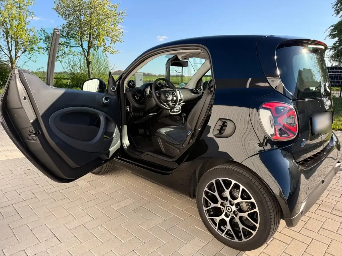 Gebraucht Smart ForTwo Coupé 60 kW (82 PS) 2023 Schwarz Coupé
