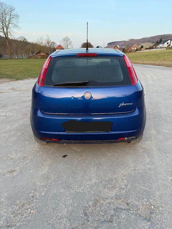 Gebraucht Fiat Punto Dynamic 65 PS (47 kW) 2009 Blau Kleinwagen