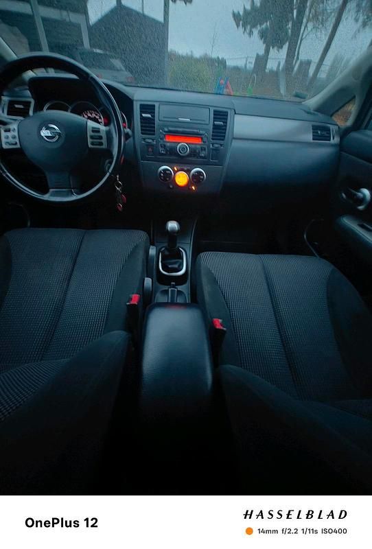 Gebraucht Nissan Tiida 110 PS (80 kW) 2010 Silber Limousine