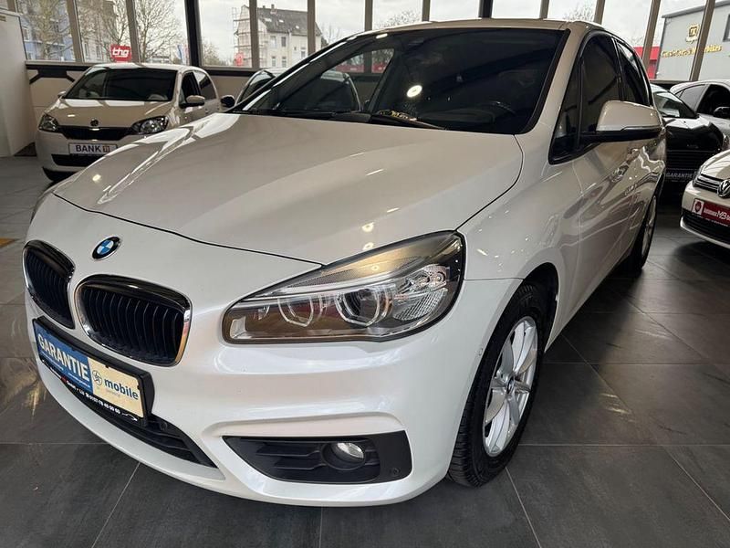 Gebraucht BMW 220 Active Tourer Basis 190 PS (139 kW) 2015 Weiß Van / Kleinbus