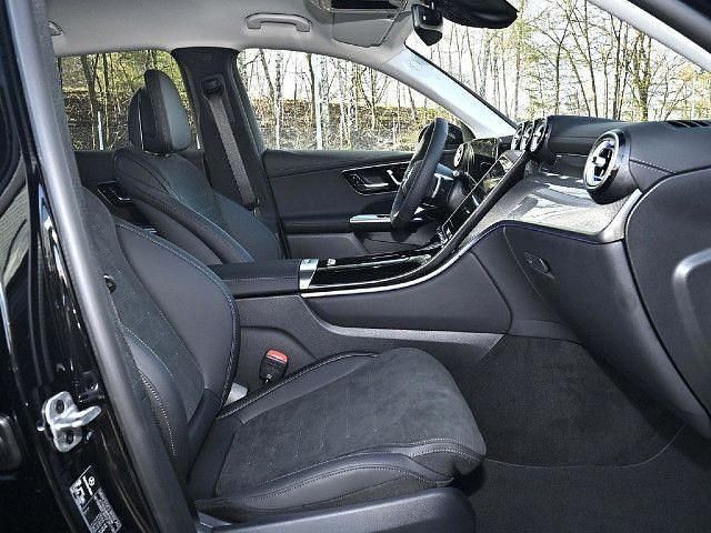 Schwarz Gebraucht 2025 Mercedes GLC200 AMG line SUV | 53.900 € (Fairer Preis) - Bild 1/4