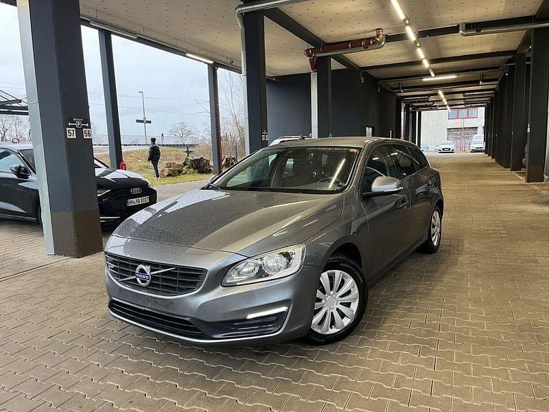 Gebraucht Volvo V60 Kinetic 120 PS (88 kW) 2016 Grau Kombi