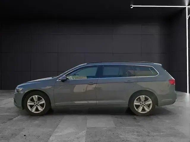 Gebraucht VW Passat Business 190 PS (139 kW) 2022 Mondsteingrau Kombi