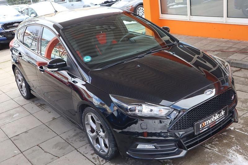 Gebraucht Ford Focus Sport 250 PS (183 kW) 2017 Schwarz Limousine