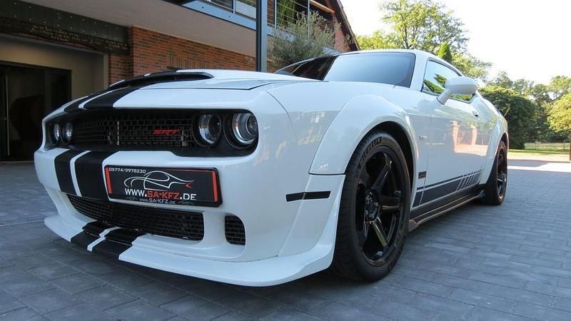 Snow white Gebraucht 2016 Dodge Challenger Coupé | 33.890 € (Fairer Preis) - Bild 1/4