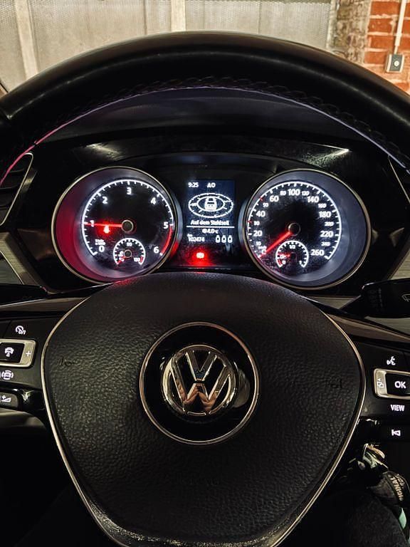 Gebraucht VW Touran 116 PS (85 kW) 2019 Grau Van / Kleinbus