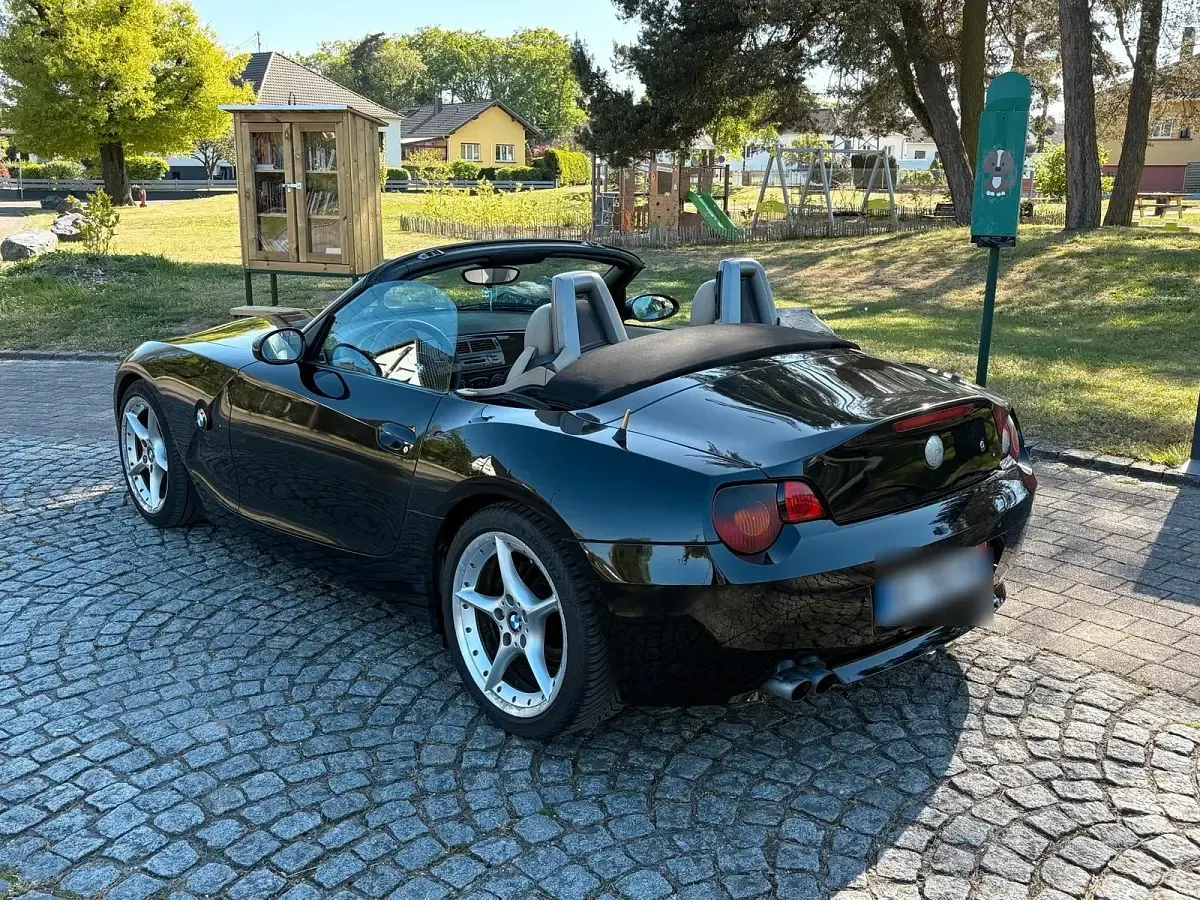 Gebraucht BMW Z4 192 PS (141 kW) 2003 Schwarz Cabrio