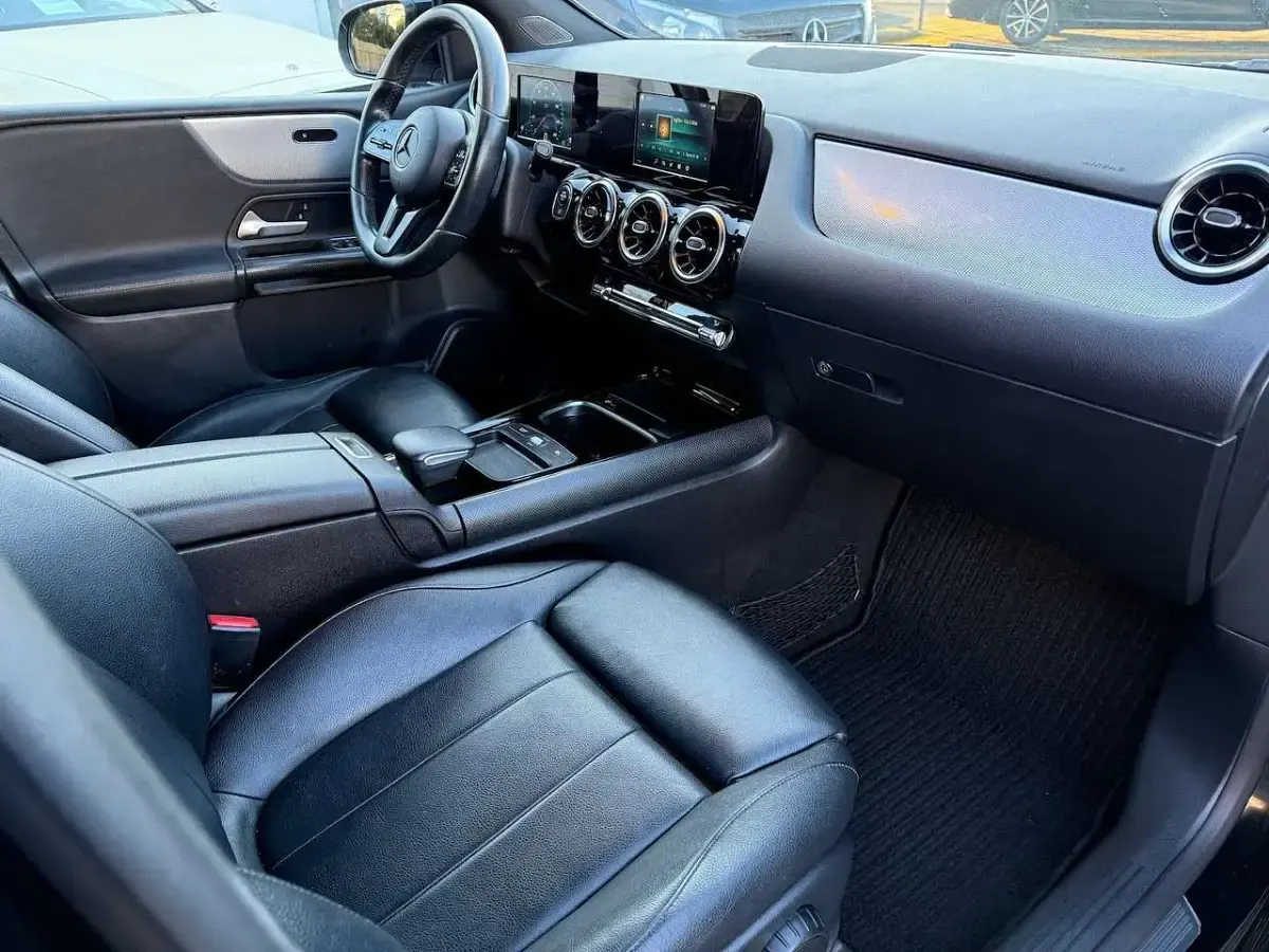 Gebraucht Mercedes B180 Style 116 PS (85 kW) 2020 Schwarz Kleinwagen