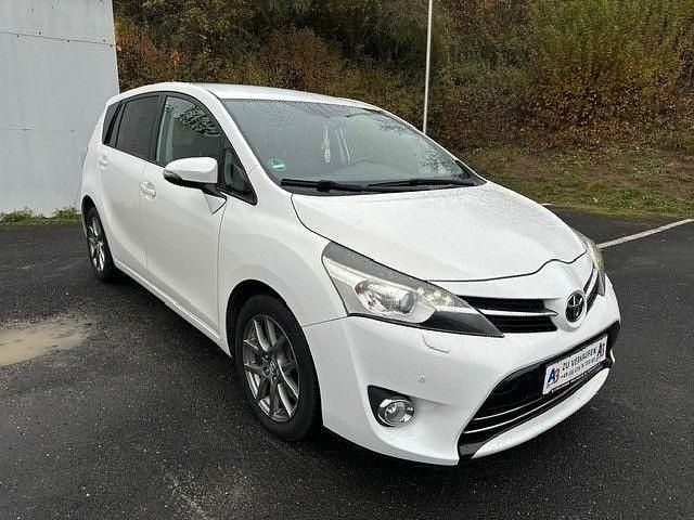 Weiß Gebraucht 2013 Toyota Verso Life Van / Kleinbus | 5.900 € (Fairer Preis) - Bild 1/4