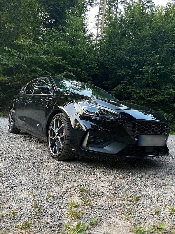 Second-hand Ford Focus Performance Edition 280 CP (205 kW) 2019 Negru Berlinǎ