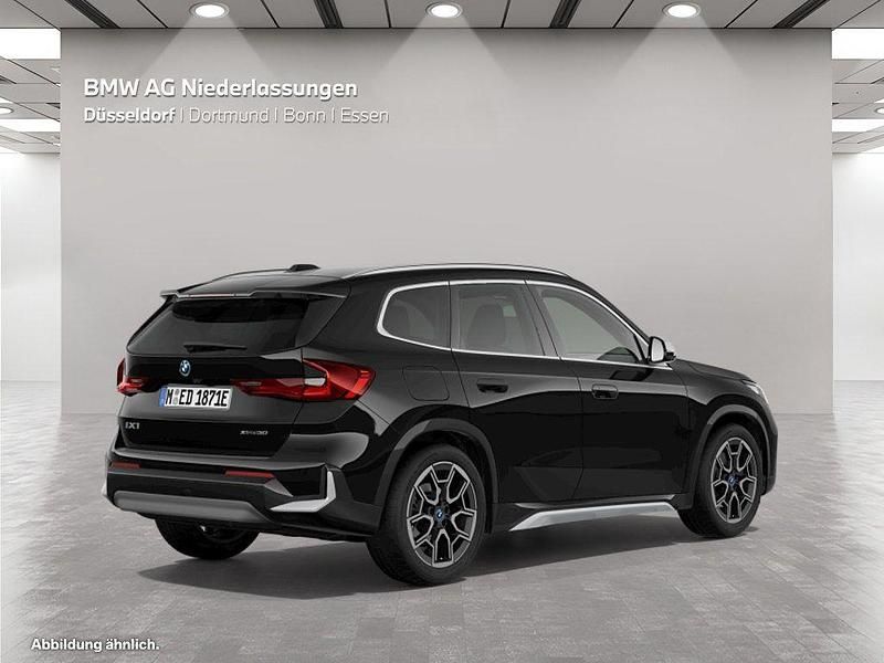 Gebraucht BMW iX1 Performance 200 kW (272 PS) 2023 Schwarz SUV