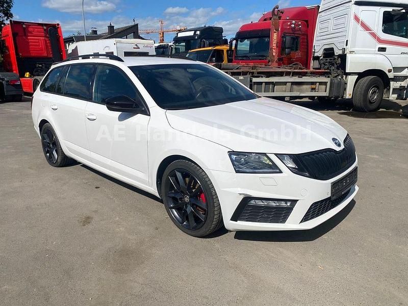 Weiß Gebraucht 2018 Skoda Octavia vRS Kombi | 10.990 € (Fairer Preis) - Bild 1/4