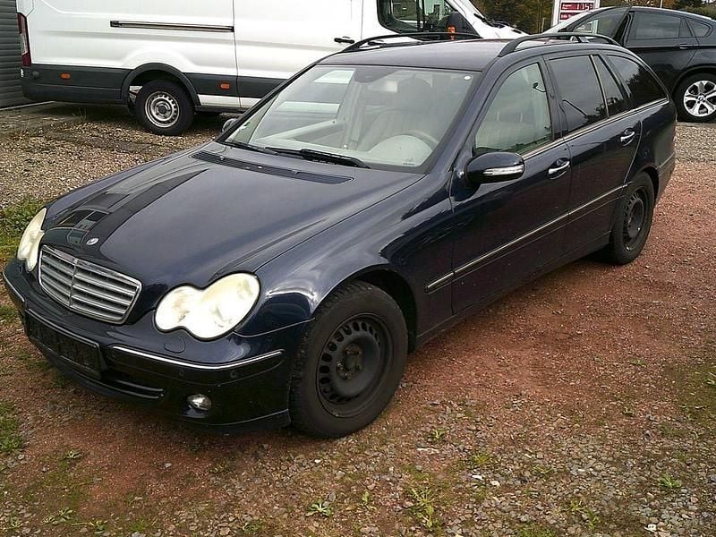 Blau Gebraucht 2006 Mercedes C180 Kombi | 900 € (Superpreis) - Bild 1/4