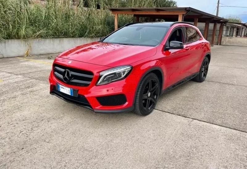 Rot Gebraucht 2016 Mercedes GLA200 AMG SUV | 18.999 € (Fairer Preis) - Bild 1/4