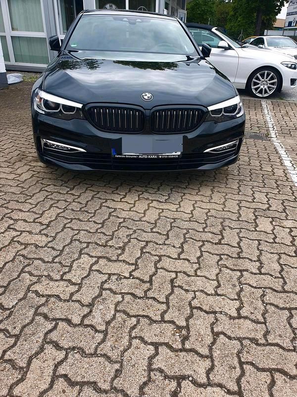 Schwarz Gebraucht 2017 BMW 530 Luxury Line Limousine | 25.900 € (Guter Preis) - Bild 1/4