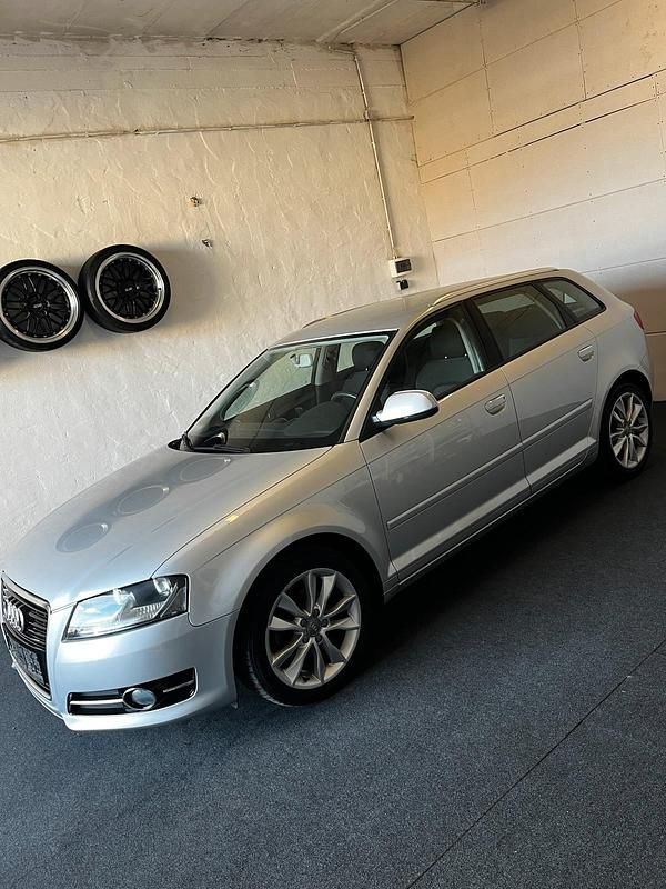Gebraucht Audi A3 Ambition 105 PS (77 kW) 2012 Silber Kleinwagen