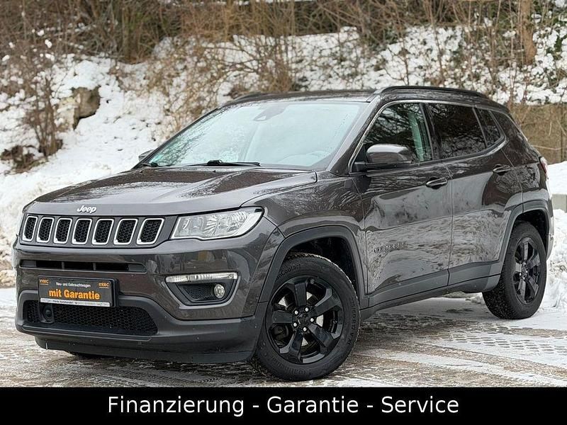 Grau Gebraucht 2018 Jeep Compass Longitude SUV | 13.490 € (Fairer Preis) - Bild 1/4