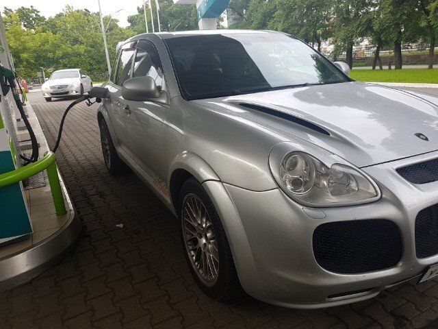 Gebraucht Porsche Cayenne Turbo 700 PS (514 kW) 2004 Silber metallic SUV