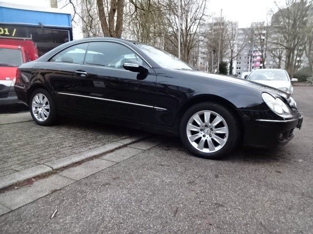 Schwarz Gebraucht 2005 Mercedes CLK220 Elegance | 5.900 € (Fairer Preis) - Bild 1/4