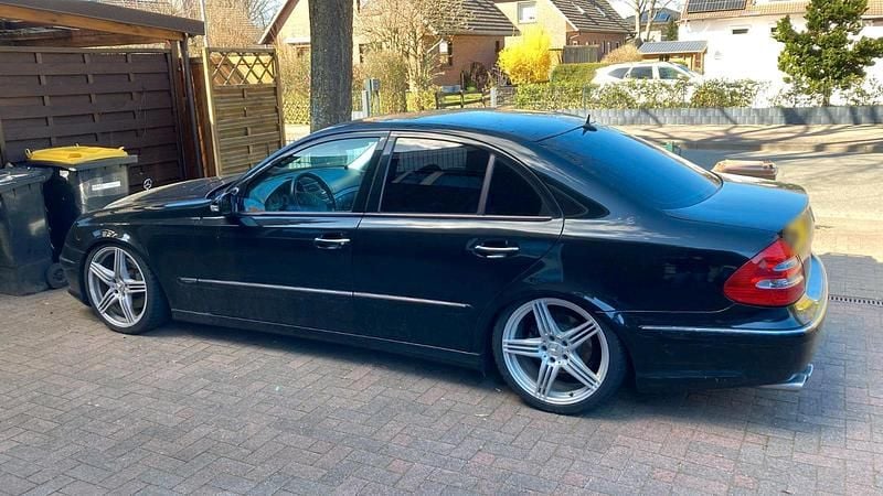 Gebraucht Mercedes E500 306 PS (225 kW) 2003 Schwarz Limousine