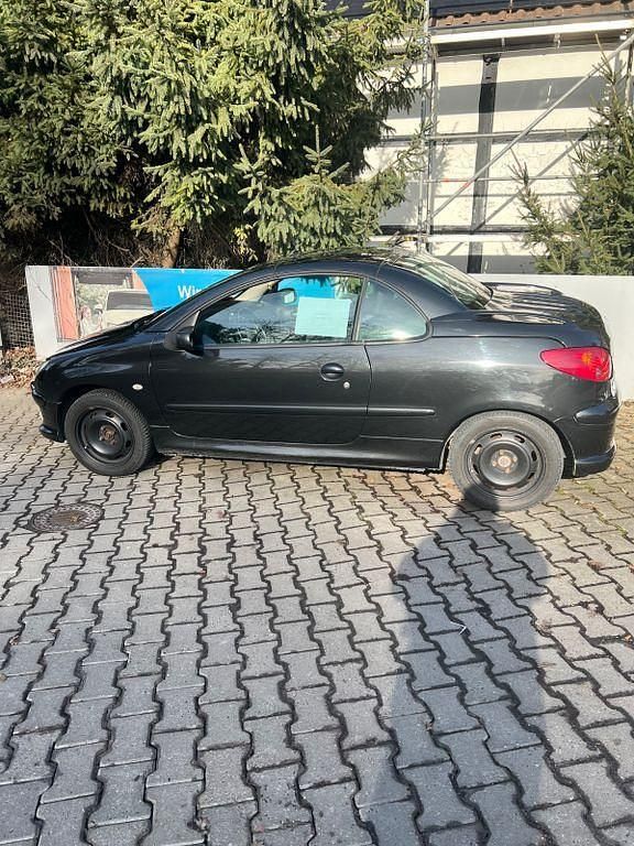 Gebraucht Peugeot 206 CC 109 PS (80 kW) 2004 Schwarz Cabrio