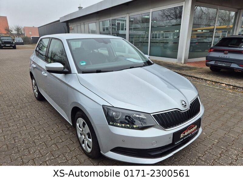 Silber Gebraucht 2015 Skoda Fabia Ambition Kleinwagen | 6.500 € (Guter Preis) - Bild 1/4