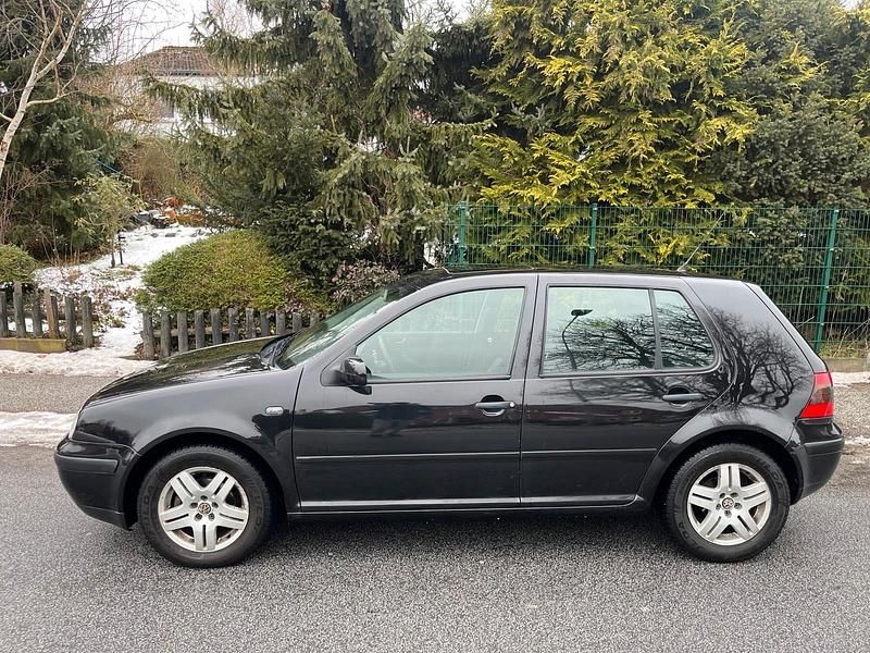 Gebraucht VW Golf IV 75 PS (55 kW) 2002 Schwarz Kleinwagen