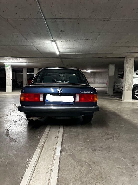 Gebraucht BMW 325 122 PS (89 kW) 1986 Blau Limousine