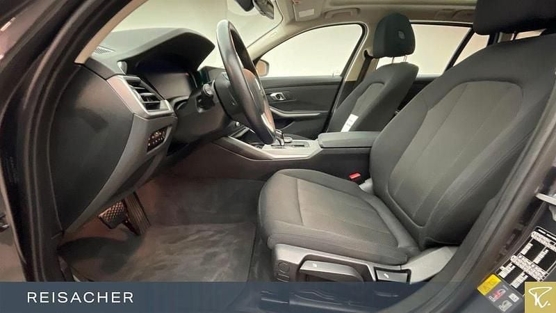 Gebraucht BMW 330e Advantage 292 PS (214 kW) 2021 Grau Limousine