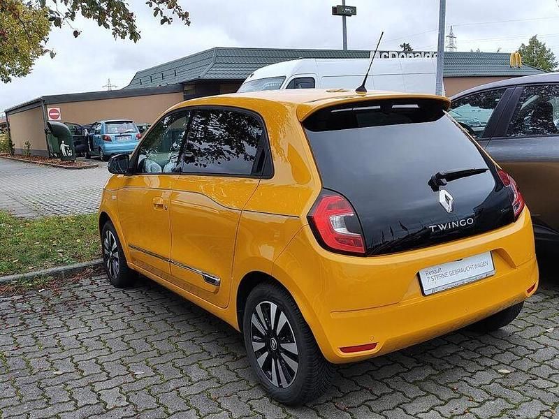 Gebraucht Renault Twingo 60 kW (82 PS) 2023 Mangogelb Kleinwagen