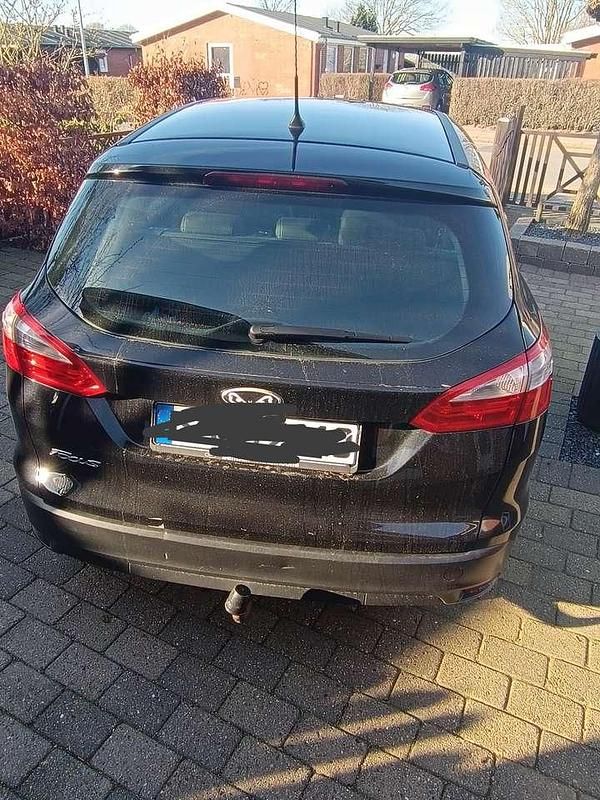 Gebraucht Ford Focus 116 PS (85 kW) 2014 Schwarz Kombi