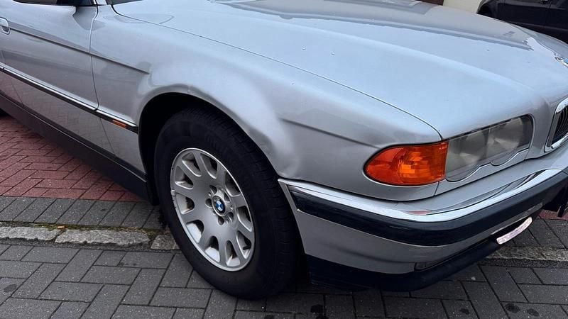 Gebraucht BMW 728 190 PS (139 kW) 1999 Silber Limousine