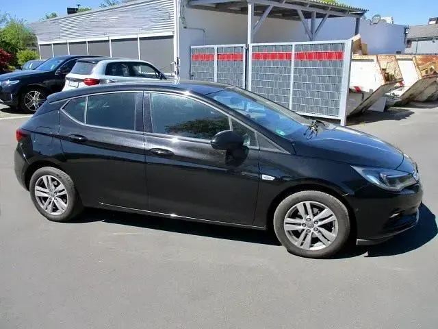Used Opel Astra Active 125 HP (91 kW) 2017 Black Sedan