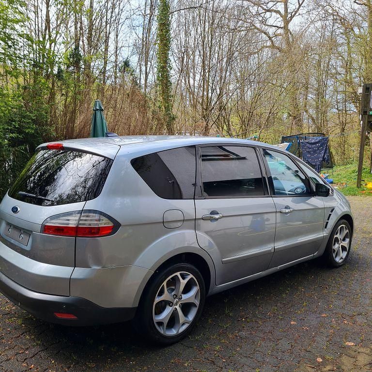 Gebraucht Ford S-MAX Titanium 140 PS (102 kW) 2008 Silber Van / Kleinbus