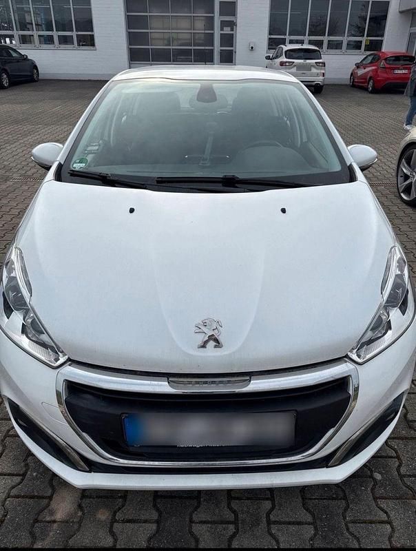 Second-hand Peugeot 208 Active 82 CP (60 kW) 2018 Alb Hatchback