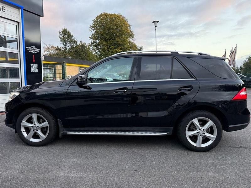 Gebraucht Mercedes ML250 204 PS (150 kW) 2014 Schwarz SUV