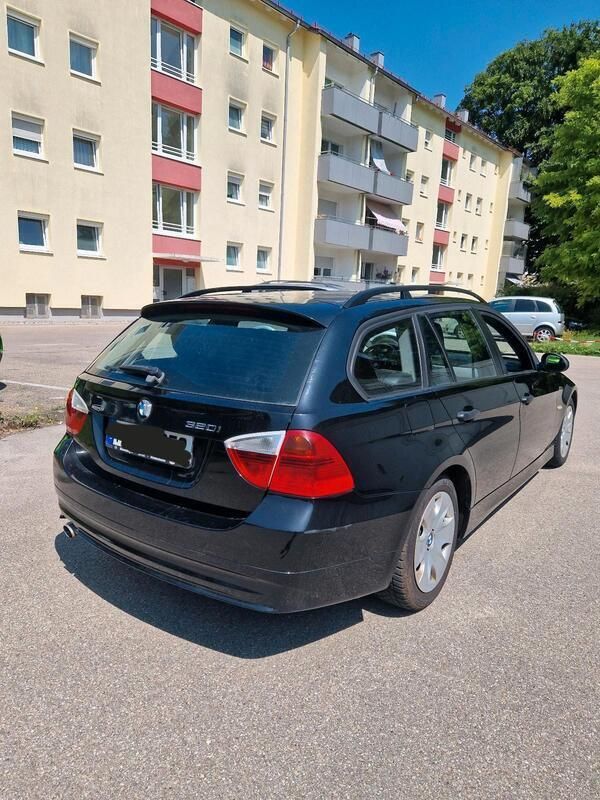Schwarz Gebraucht 2006 BMW 320 Kombi | 1.700 € (Superpreis) - Bild 1/4