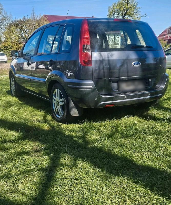 Second-hand Ford Fusion 2002 Hatchback