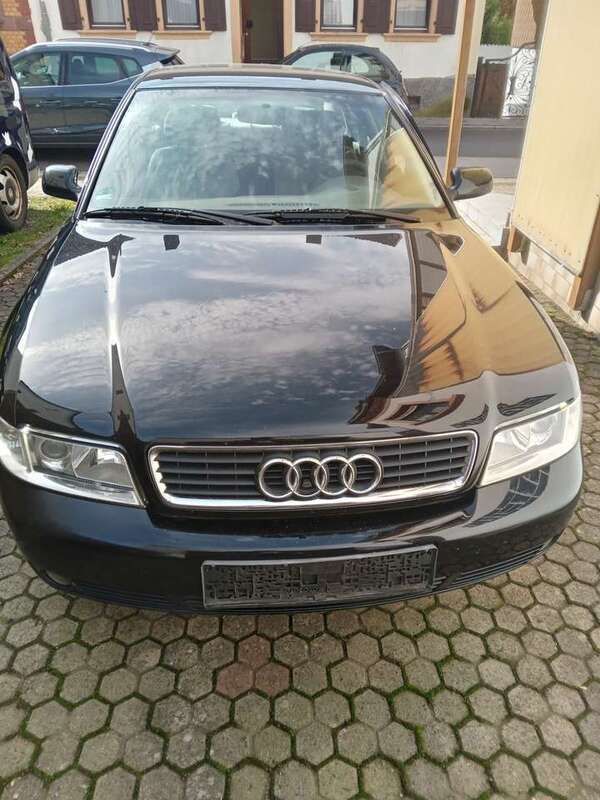 Schwarz Gebraucht 2000 Audi A4 Limousine | 1.700 € (Etwas zu teuer) - Bild 1/4