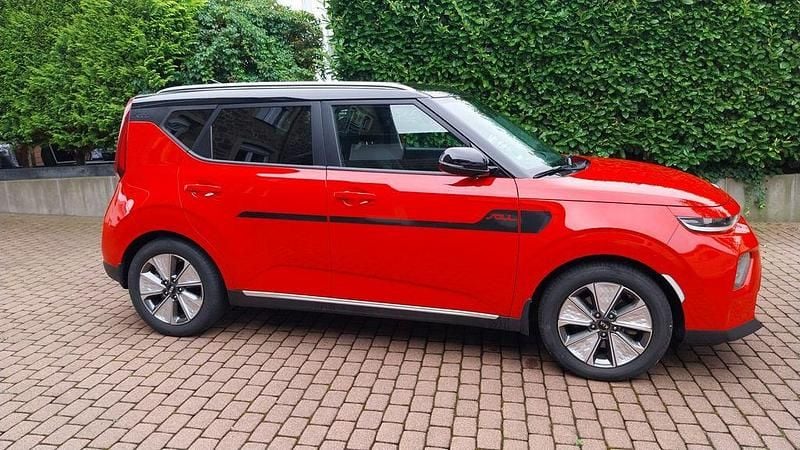 Rot Gebraucht 2020 Kia Soul EV Spirit SUV | 18.000 € (Superpreis) - Bild 1/4