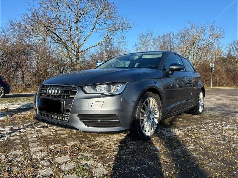 Gebraucht Audi A3 Ambition 150 PS (110 kW) 2015 Grau Limousine