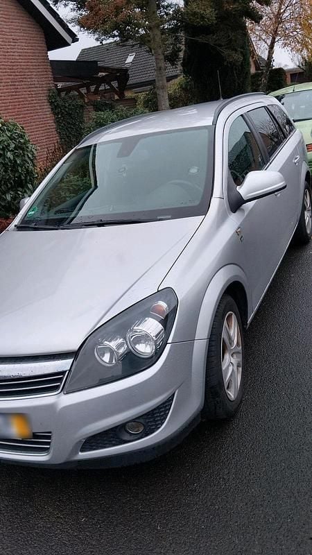 Gebraucht Opel Astra 125 PS (91 kW) 2010 Silber Kombi