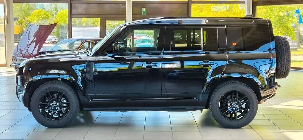 Gebraucht Land Rover Defender SE Dynamic 249 PS (183 kW) 2025 Schwarz SUV