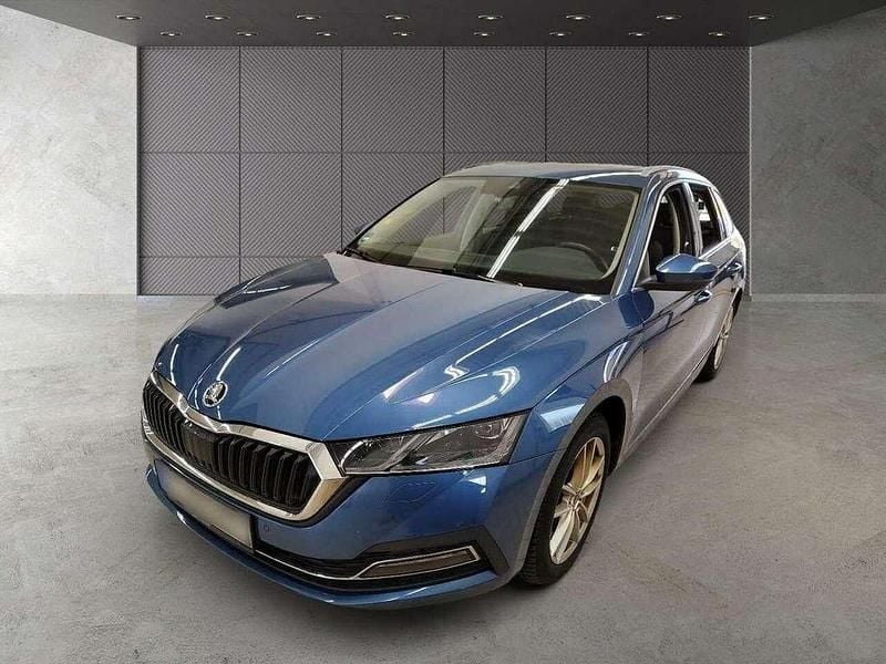 Blau Gebraucht 2020 Skoda Octavia First Edition Kombi | 17.999 € (Guter Preis) - Bild 1/4