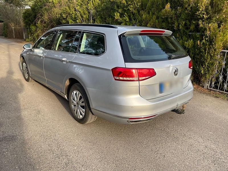 Gebraucht VW Passat 190 PS (139 kW) 2018 Silber Kombi