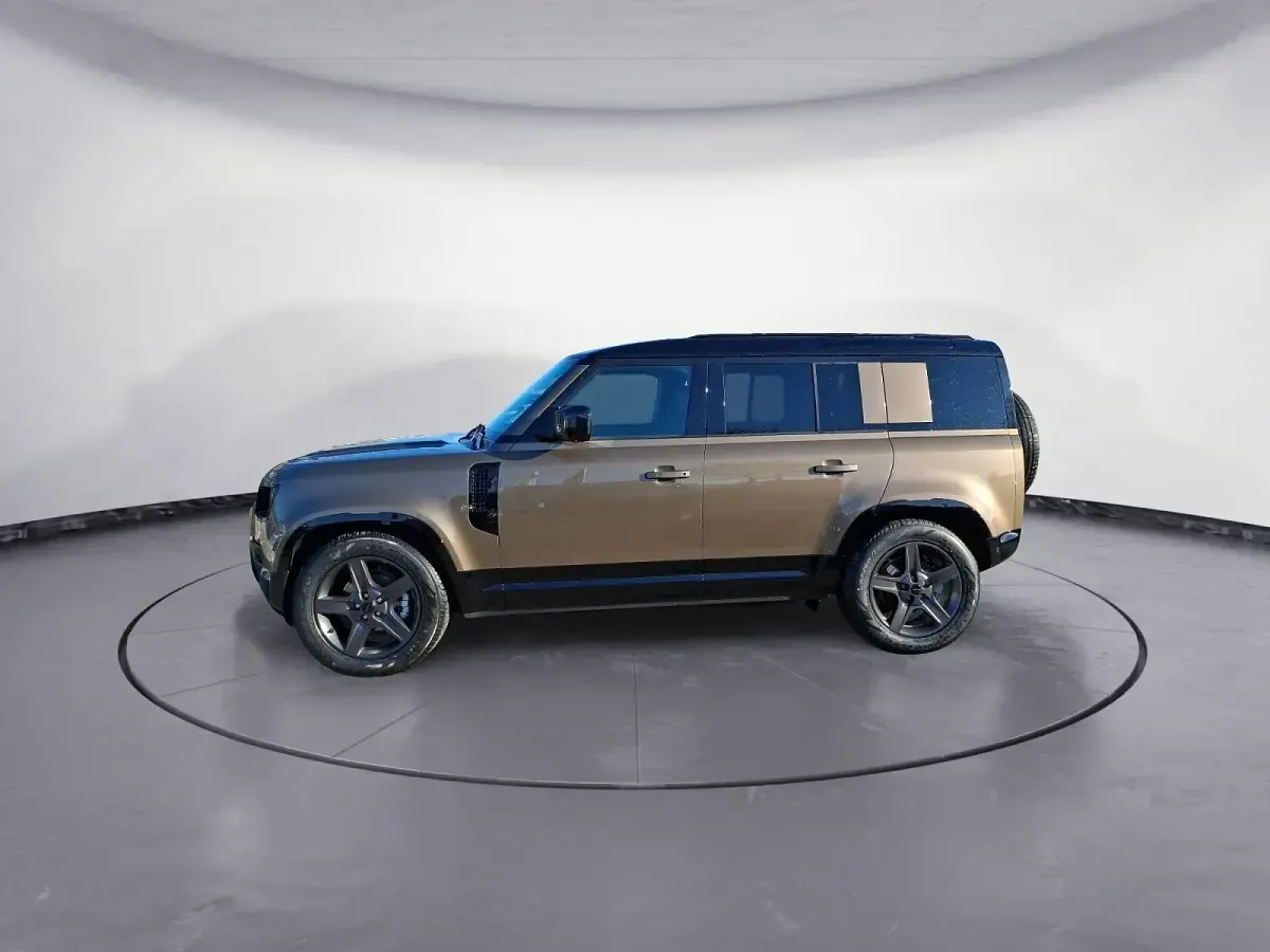 Gebraucht Land Rover Defender SE Dynamic 250 PS (183 kW) 2026 SUV