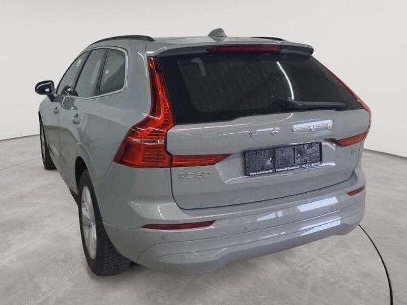 Gebraucht Volvo XC60 Core 197 PS (144 kW) 2023 Grau SUV