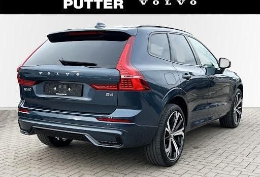Gebraucht Volvo XC60 Plus 197 PS (144 kW) 2024 Blau SUV