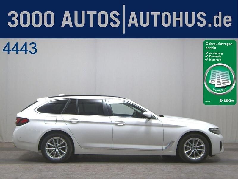 Weiss Gebraucht 2022 BMW 530 Performance Kombi | 27.980 € - Bild 1/4